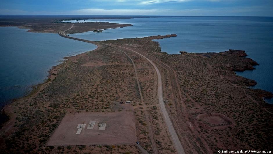 Argentina cuenta con la segunda reserva de gas de esquisto más grande del mundo en el yacimiento de Vaca Muerta, en la provincia de Neuquén. Imagen: Emiliano Lasalvia/AFP/Getty Images