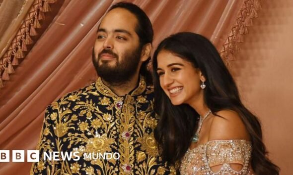 Anant Ambani con su esposa. Es hijo del multimillonario Mukesh Ambani, quien es considerado el hombre más rico de Asia.