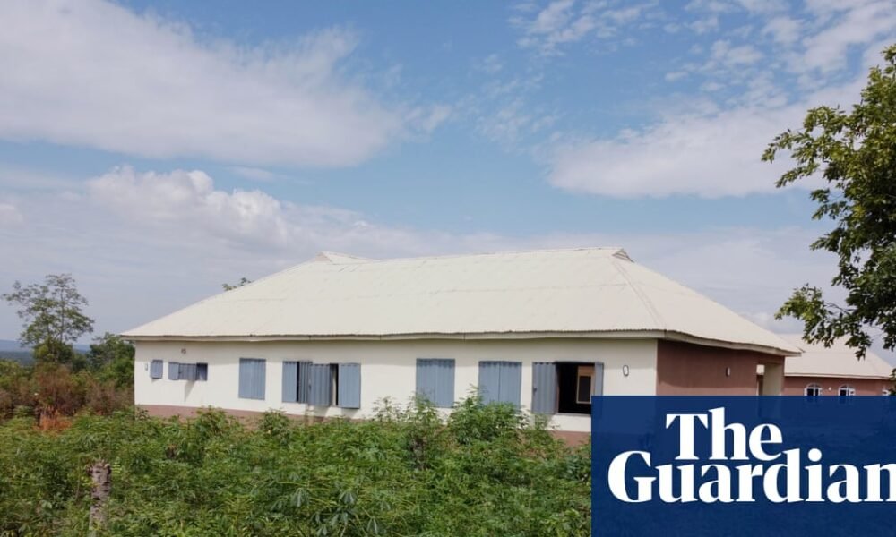 Secuestraron a 23 niños y un adulto en una casa hogar en Lokoja, estado de Kogi, Nigeria, durante el fin de semana. Las fuerzas de seguridad rescataron desde entonces a 15 alumnos. Foto: Haruna Yahaya/AP
