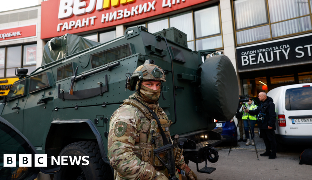 Watch: Ministro del Interior de Ucrania explica orden para 'eliminar' al pistolero