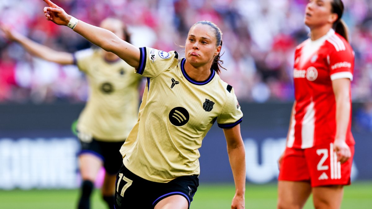 Ewa Pajor celebra un gol ante el Bayern en el Allianz Arena EFE