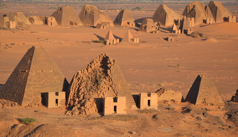 Expertos franceses trabajan en Sudán para proteger sitios históricos, mientras el conflicto afecta millones. Foto: RFI English