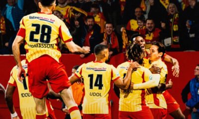Los jugadores del Lens celebran uno de los goles ante el Toulouse @RCLens