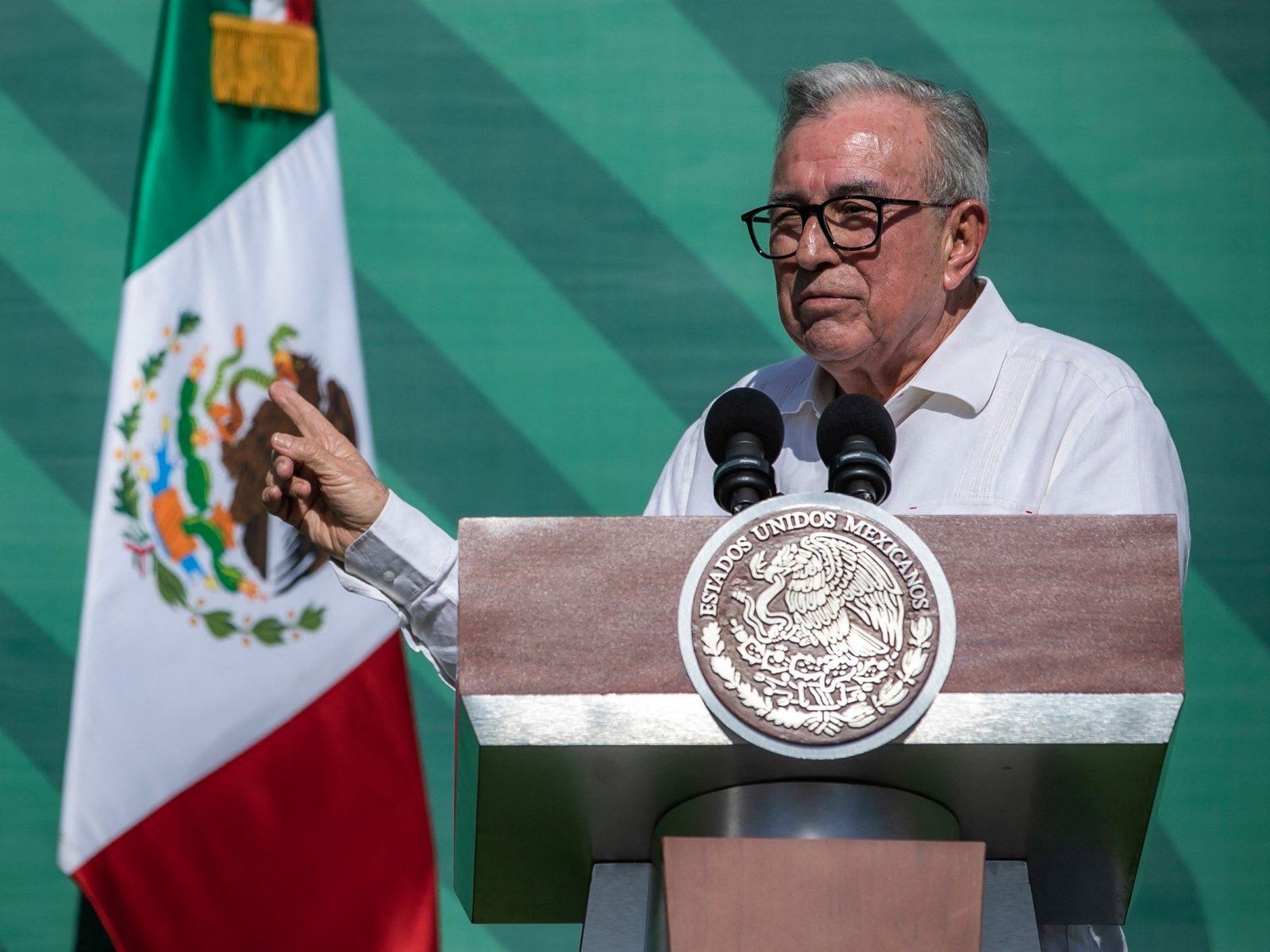 Gobernador de Sinaloa Rubén Rocha Moya habla en un evento [Foto: Rashide Frias/AFP]