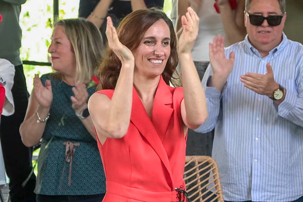 La ministra de Sanidad, Mónica García, este sábado en el auditorio del parque Paraíso del madrileño barrio de San Blas-Canillejas. Foto: EFETV (EFE)