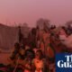 Refugiados en Chad que han huido de Sudán. La ayuda alimentaria está llegando semanas más tarde con el estrecho de Ormuz cerrado. Foto: Dan Kitwood/Getty Images