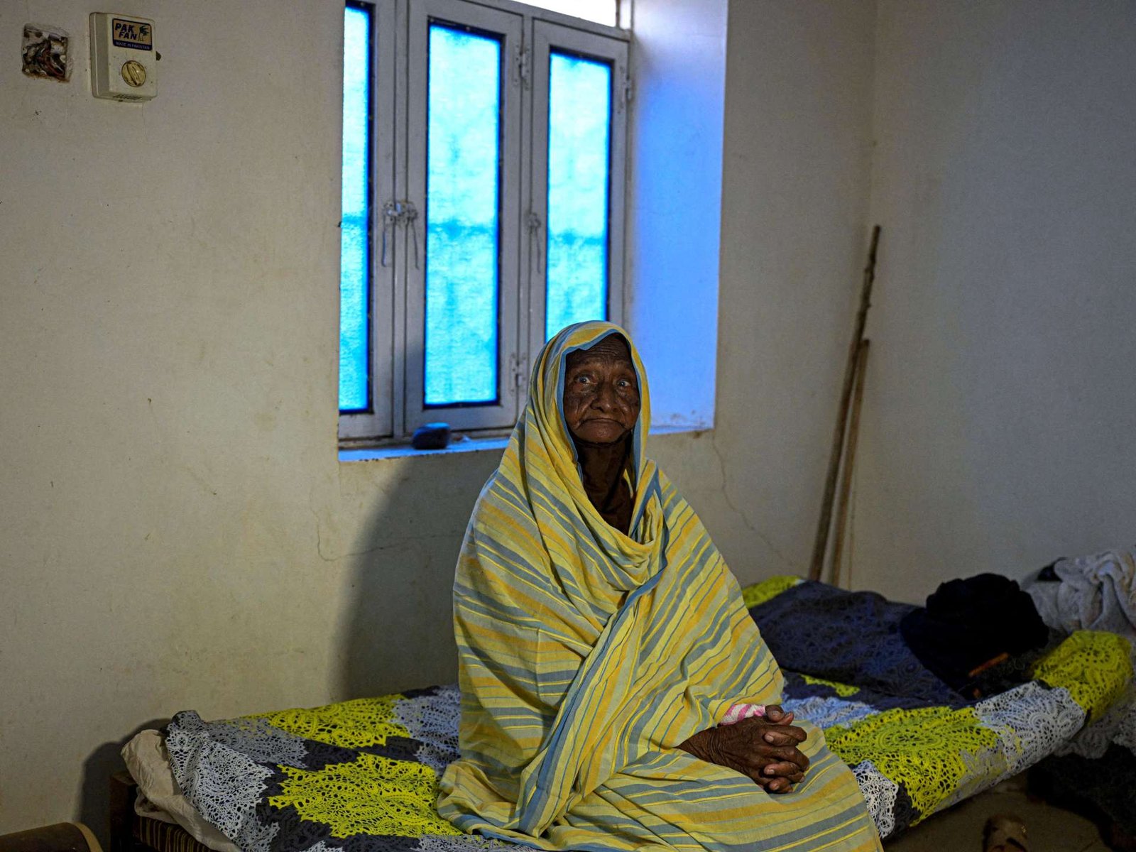 Al-Shubbak habla con un periodista de AFP en su casa en la isla Tuti de Khartoum, el 17 de abril de 2026 [Khaled Desouki/AFP]