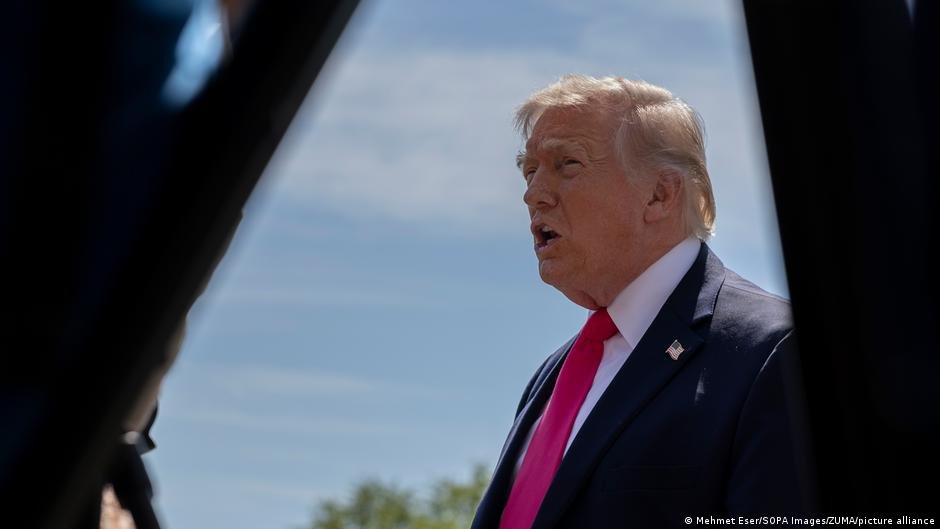 Trump agregó que las Fuerzas Armadas de EE. UU. han sido instruidas para mantener su bloqueo del Estrecho de Ormuz y permanecer completamente preparadas [ARCHIVO: 16 de abril de 2026] Foto: Mehmet Eser/SOPA Images/ZUMA/picture alliance