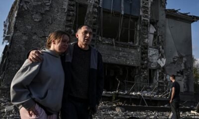 Residentes reaccionan ante una iglesia alcanzada por un ataque aéreo ruso en Zaporiyia, Ucrania (16.06.2026) Imagen: REUTERS