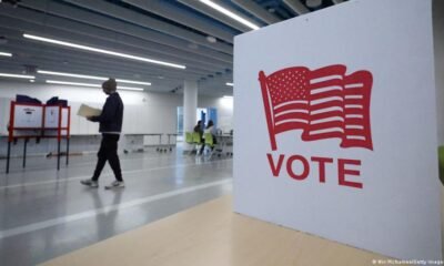 Votantes en Virginia aprobaron un plan para redistribuir el mapa congresional del estado Foto: Win McNamee/Getty Images/AFP