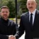 Zelenskyy (izquierda) y Aliyev tienen una relación cordial Foto: Servicio de Prensa Presidencial Ucraniano/Montaje/REUTERS