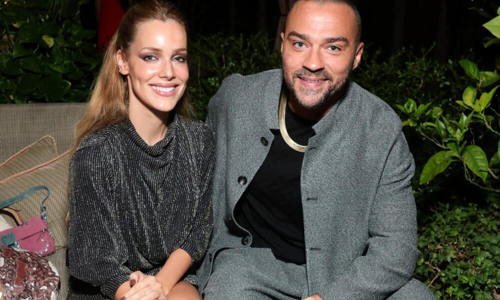 Alejandra Onieva y Jesse Williams posan juntos en la gala 'GQ Men of the Year'. GETTY IMAGES