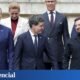 amenazas rusas — Zelenski (abajo derecha) y su homólogo rumano, Nicusur Dan, junto a varios líderes asistentes a la Cumbre B9 de Bucarest, el 13 de mayo. Tomada por: EFE/EPA