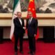 Araghchi Wang sostienen — Ministro de Exteriores Iránico Araghchi sostiene conversaciones con Wang Yi de China en Beijing
