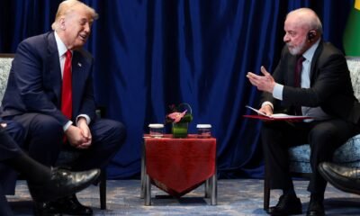 Casa Blanca — El presidente de los Estados Unidos, Donald Trump, y el presidente de Brasil, Luiz Inacio Lula da Silva, conversan mientras se encuentran en el margen del 47º Símolo de la Asociación de Naciones del Sureste Asiático (ASEAN) en Kuala Lumpur, Malasia, octubre de 2025 [Foto: Evelyn Hockstein/Reuters]