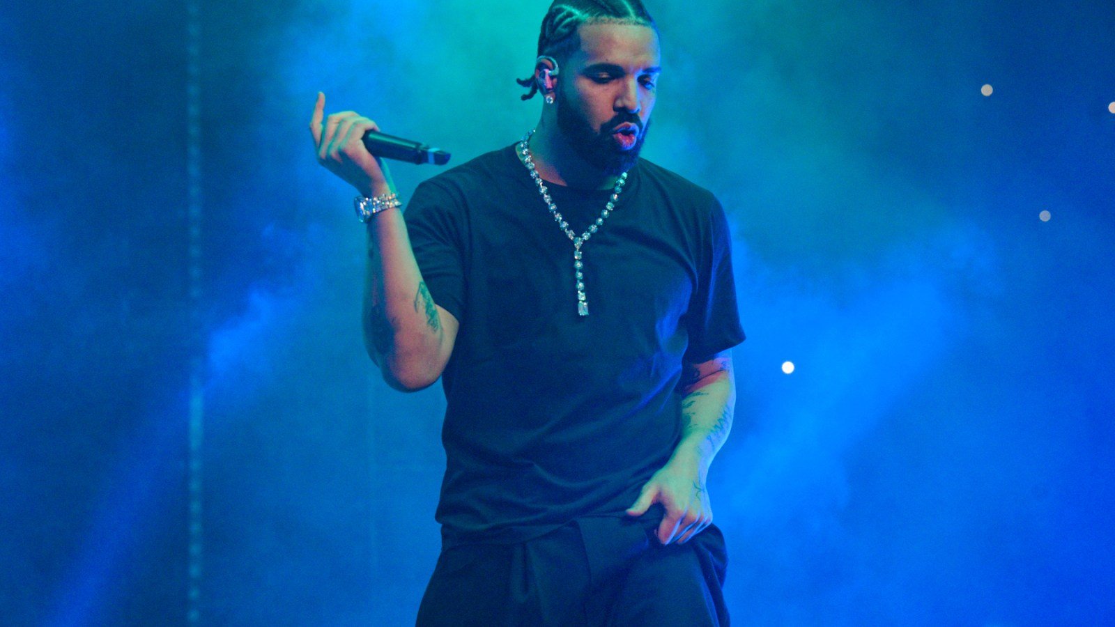 Casa Blanca de Trump usa el lanzamiento de 'Iceman' de Drake para promover la agenda MAGA. Tomada por: Rolling Stone