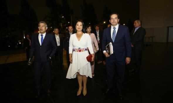 Imagen de la cobertura sobre Keiko Fujimori increpa a Sánchez: ¿Va a estar Antauro Humala, "asesino de policí. Foto de: Perú21