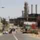 enfrentamientos armados — Libya’s largest oil refinery halts operations during fighting