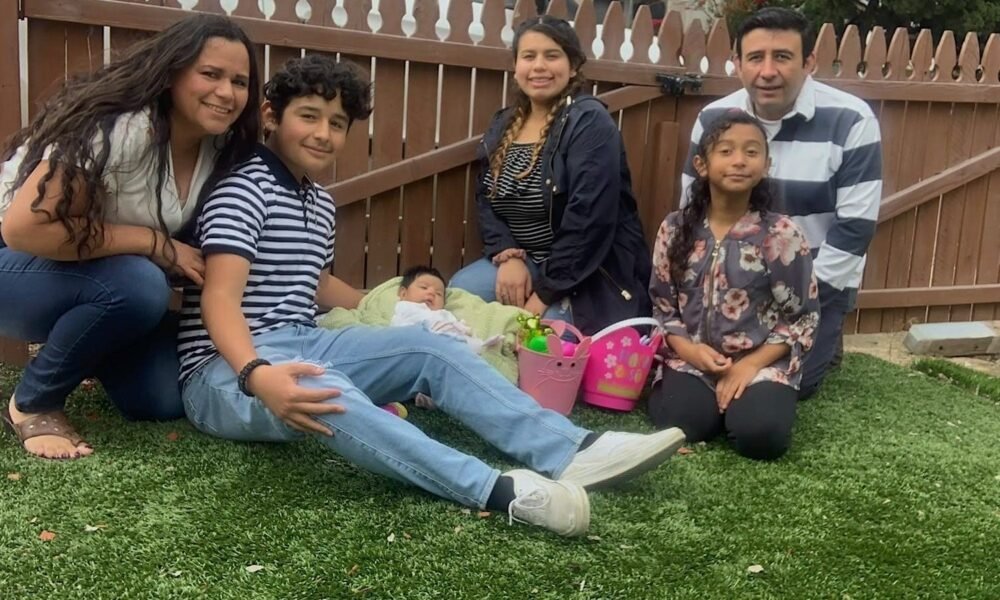 Celeste Rivas Hernández — Rivas Hernández familia de izquierda a derecha: mamá Mercedes, hermanos mayores Matthew y Jennifer, Celeste (10 años), y papá Jesús. Cortesía del Steinfeld Law Firm