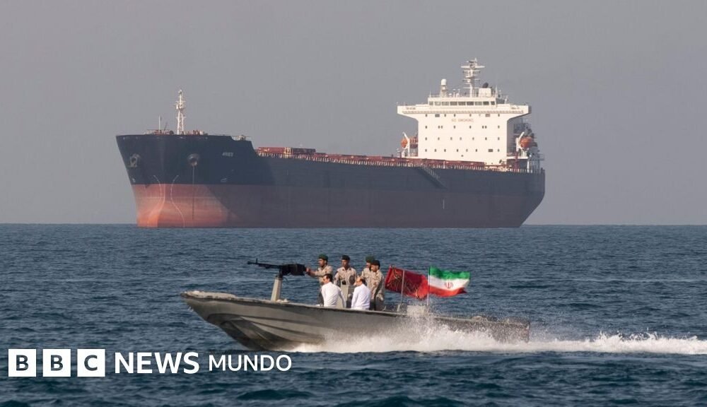 control militar — Imagen de la cobertura sobre El desafío de Irán a EE.UU. al aumentar el área del estrecho de Ormuz sobre la q. Foto de: BBC Mundo