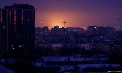 ataque aéreo — En la imagen se observa una explosión en Kiev, durante uno de los ataques rusos.