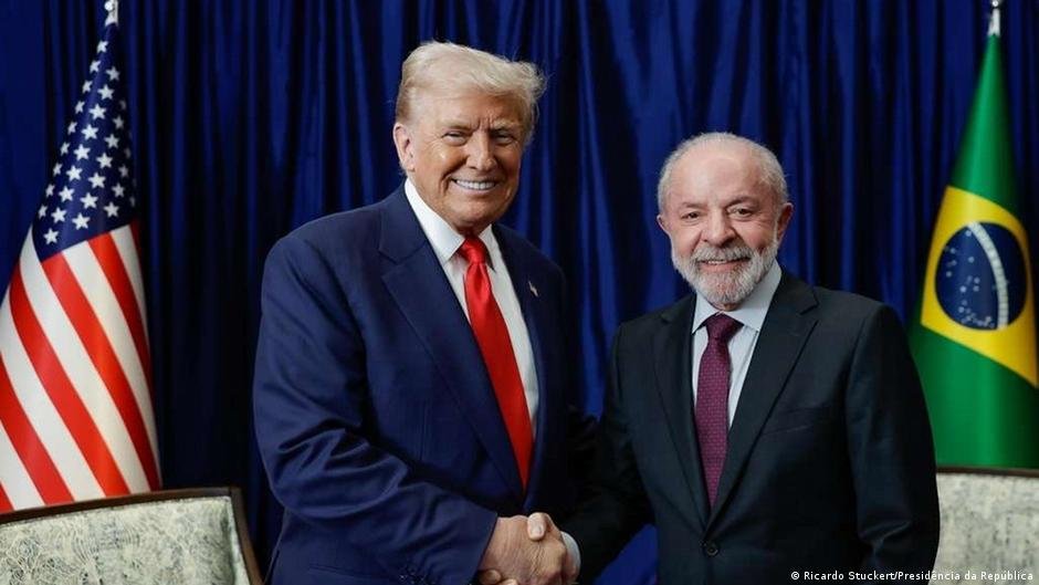 Lula reunirá Trump — Los presidentes de Estados Unidos, Donald Trump (izq), y de Brasil, Luiz Inácio Lula da Silva, volverán a estrechar sus manos el jueves. (Imagen de archivo 26.10.2025) Imagen: Ricardo Stuckert/Presidência da República