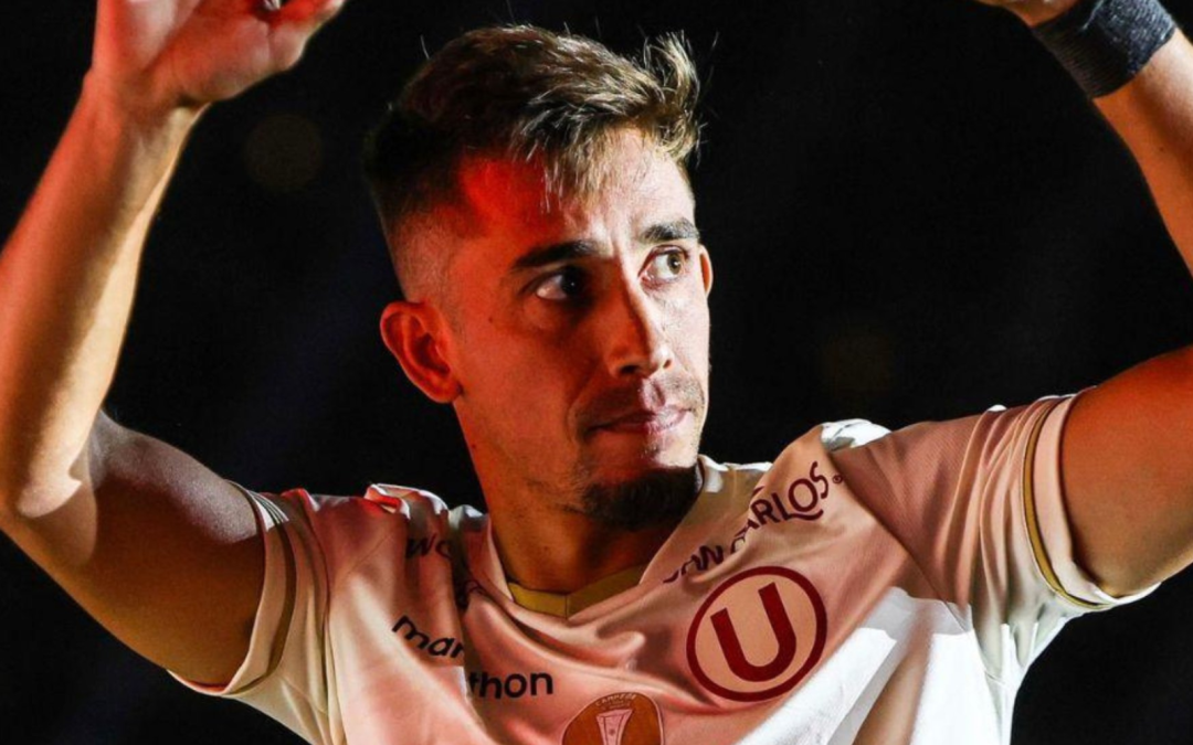 Pérez Guedes — El jugador, asociado a Universitario, es capturado en un momento de la cancha, justo antes de anunciar su partida del club. Foto de: Perú21