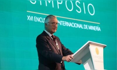 Ministro peruano destaca — Durante el Simposio Encuentros Internacionales de Minería, un orador destaca la importancia económica del sector para el país. Foto de: La República