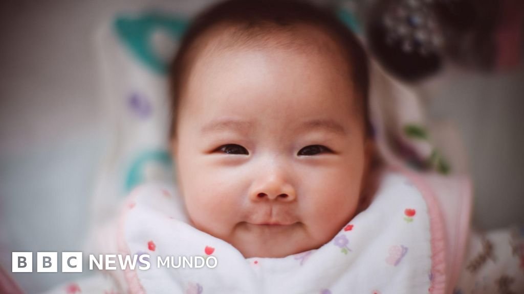 nacimientos más — La tasa de natalidad de China cayeron a un mínimo histórico en 2025, a pesar de que el gobierno implementó una serie de incentivos para impulsarla.