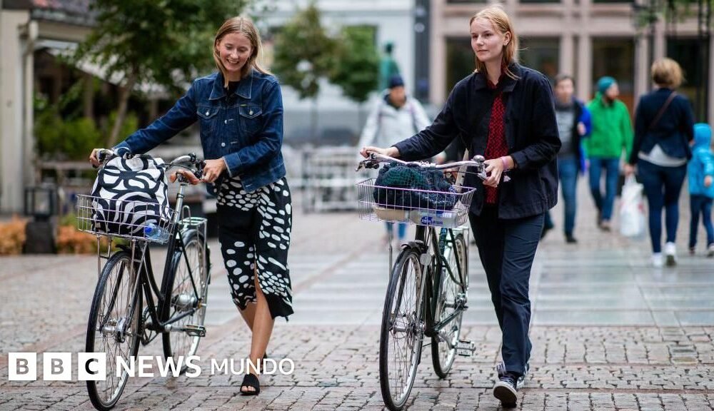 Noruega produce y exporta petróleo y gas, pero su consumo interno se basa principalmente en energías limpias.