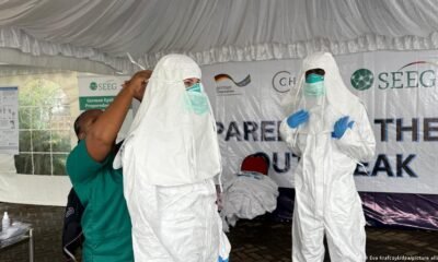 casos sospechosos — Miembros del Grupo de Expertos de Intervención Rápida en Salud (SEEG), que actúan frente a brotes de enfermedades altamente contagiosas como el ébola o la fiebre de Marburgo. En Nairobi, Kenia. (Archivo: 27.04.2026). Foto de: © Eva Krafczyk/dpa/picture alliance
