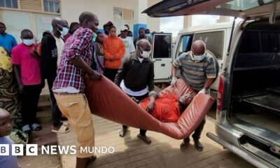 OMS emergencia sanitaria — Un hombre es trasladado en ambulancia a su llegada al Hospital General de Referencia de Bunia, luego de que se confirmara un brote de ébola de la cepa Bundibugyo, en la República Democrática del Congo.. Foto de: BBC Mundo