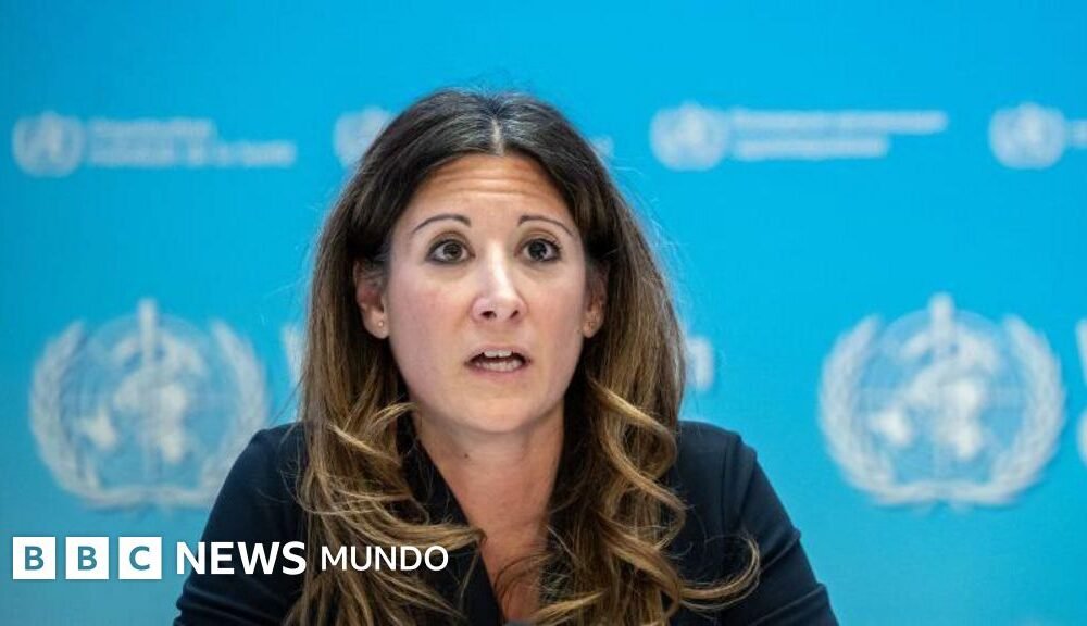 OMS asegura brote — El director de la OMS, Tedros Ghebreyesus, dijo que cuando un hombre presentó síntomas a bordo del barco el 9 de abril, no se sospechó de hantavirus, por lo que no se tomaron muestras en ese momento.