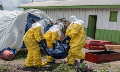 OMS declara emergencia — Imagen de la cobertura sobre Central Africa: Did US aid cuts worsen Ebola outbreak?. Foto de: Moses Sawasawa/AP Photo/picture alliance