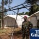 OMS cese fuego — Los equipos de respuesta médica se encuentran en un campamento temporal en la RDC, en el contexto de la crisis del brote de Ébola. Foto de: The Guardian