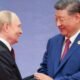 Putin Jinping reúnen — El presidente chino Xi Jinping da la bienvenida al presidente ruso Vladimir Putin durante un evento de la cumbre de la Organización de Cooperación de Shanghái en Tianjin, China. Foto de: Sputnik/Alexander Kazakov/Pool via Reuters