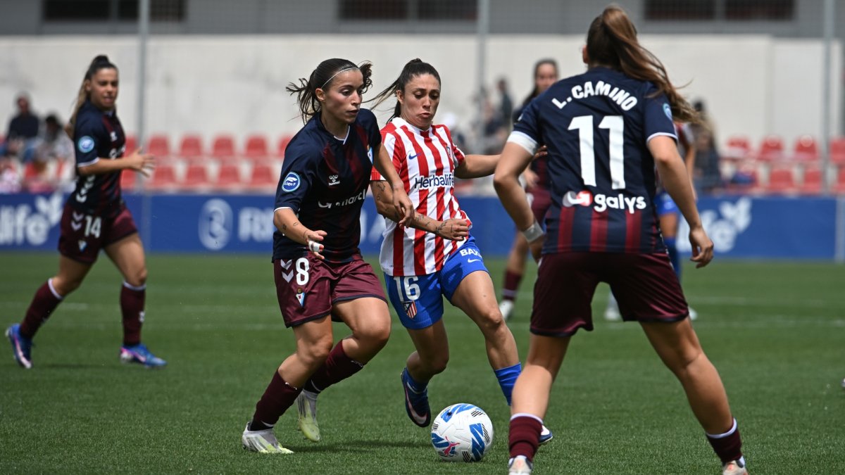 QuinielaLigaFemenina — Imagen del partido entre Atlético y Eibar. EFE