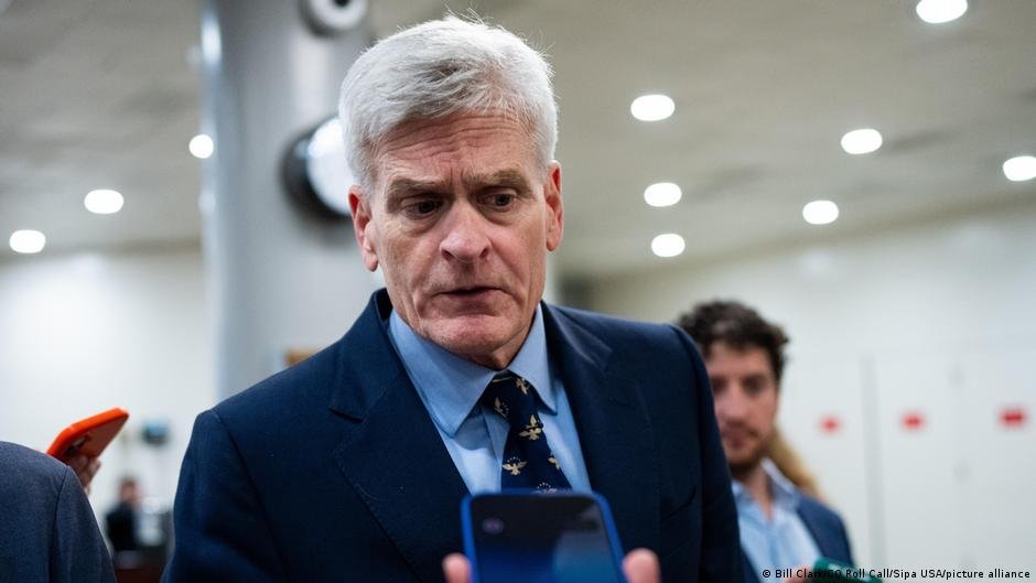 resolución poderes guerra Irán — El senador Bill Cassidy en el Capitolio de EE. UU. mientras participa en una votación. Foto de: Bill Cassidy/SIPA/agence