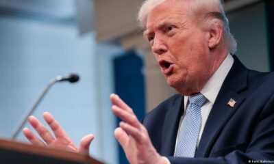 Trump califica — Imagen de archivo