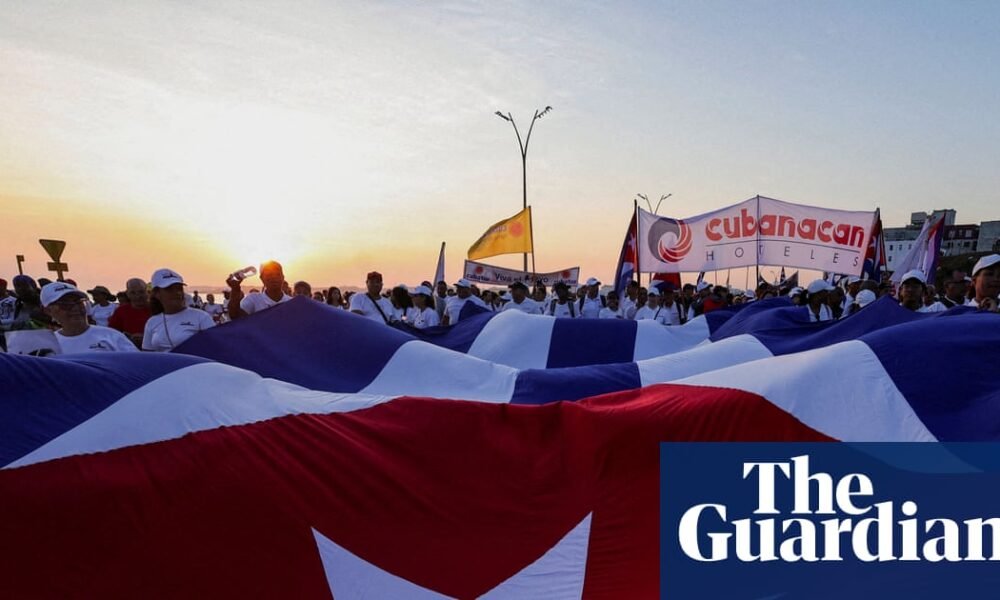 Trump impone sanciones — Cuba conmemora el Día Internacional de los Trabajadores con un mitin en La Habana, mientras que Donald Trump impone nuevas sanciones a la isla. Foto: Claudia Daut/Reuters