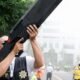 Trump venta armas — Un taiwanés utiliza un arma antidrones durante ejercicios militares anuales Han Kuang, Taipéi, en 2025, para preparar a la isla autogobernada ante una posible invasión china.