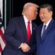 crisis energética — Donald Trump y Xi Jinping se estrechan la mano en Corea del Sur en octubre de 2025