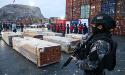 Aduanas chilena incauta — Imagen de la cobertura sobre Cifra récord en Chile: Incautan más de 100 toneladas de droga escondida en mader. Foto de: Perú21