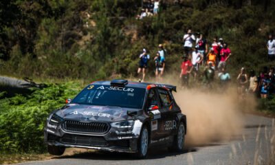 El Skoda privado de Álvaro Muñiz se muestra en la pista, celebrando su victoria y la racha del equipo en Ourense. Foto de: Shakedown Media / Danny García