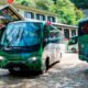 Cámara Regional — Autobuses turísticos circulan por la ruta Hiram Bingham en Cusco, donde se exige su recategorización a vía nacional. Foto de: Exitosa Noticias