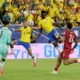 Colombia Portugal empatan — Davinson Sánchez disputa un balón en el campo durante el intenso empate 0-0 entre Colombia y Portugal en la Copa del Mundo. Foto de: Paul Childs/Reuters