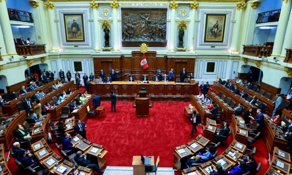 agenda legislativa — Diputados y senadores se reúnen en el Congreso de la República para el último pleno de la época unicameral. Foto de: Exitosa Noticias