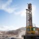 DLP Resources — Maquinaria pesada opera en una zona de extracción minera para el proyecto de cobre Aurora en el sur del Perú. Foto de: Gestión