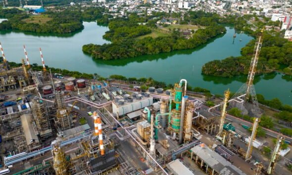 Magdalena Medio — La imagen muestra infraestructura petrolera en Colombia, reflejando el contexto de supuestos incumplimientos ambientales de Ecopetrol. Foto de: Earthworks -EIA