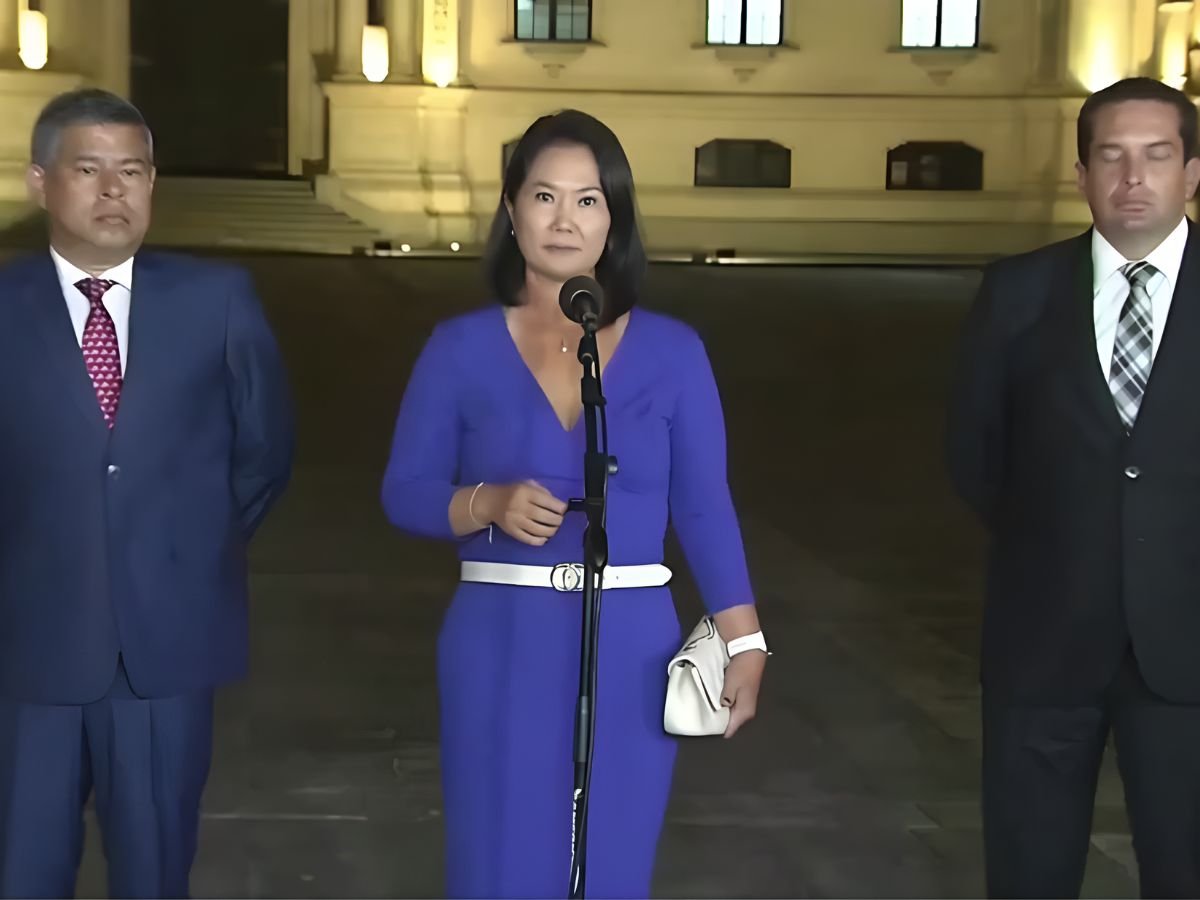 Keiko Fujimori se dirige a una audiencia en un evento oficial relacionado con su candidatura presidencial. Foto de: news.google.com